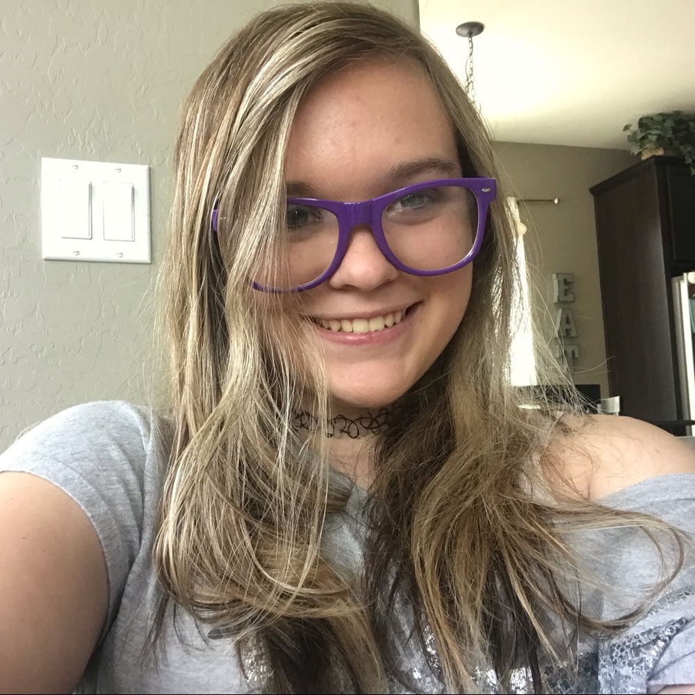 Meet your Posher, Alyca